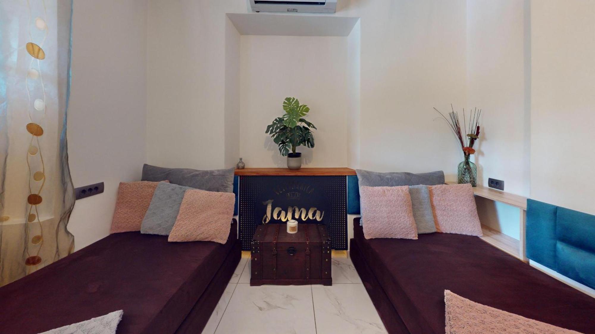 Resort Hisa Ida - Apartments With Hot Tub And Sauna Ivancna Gorica Quarto foto