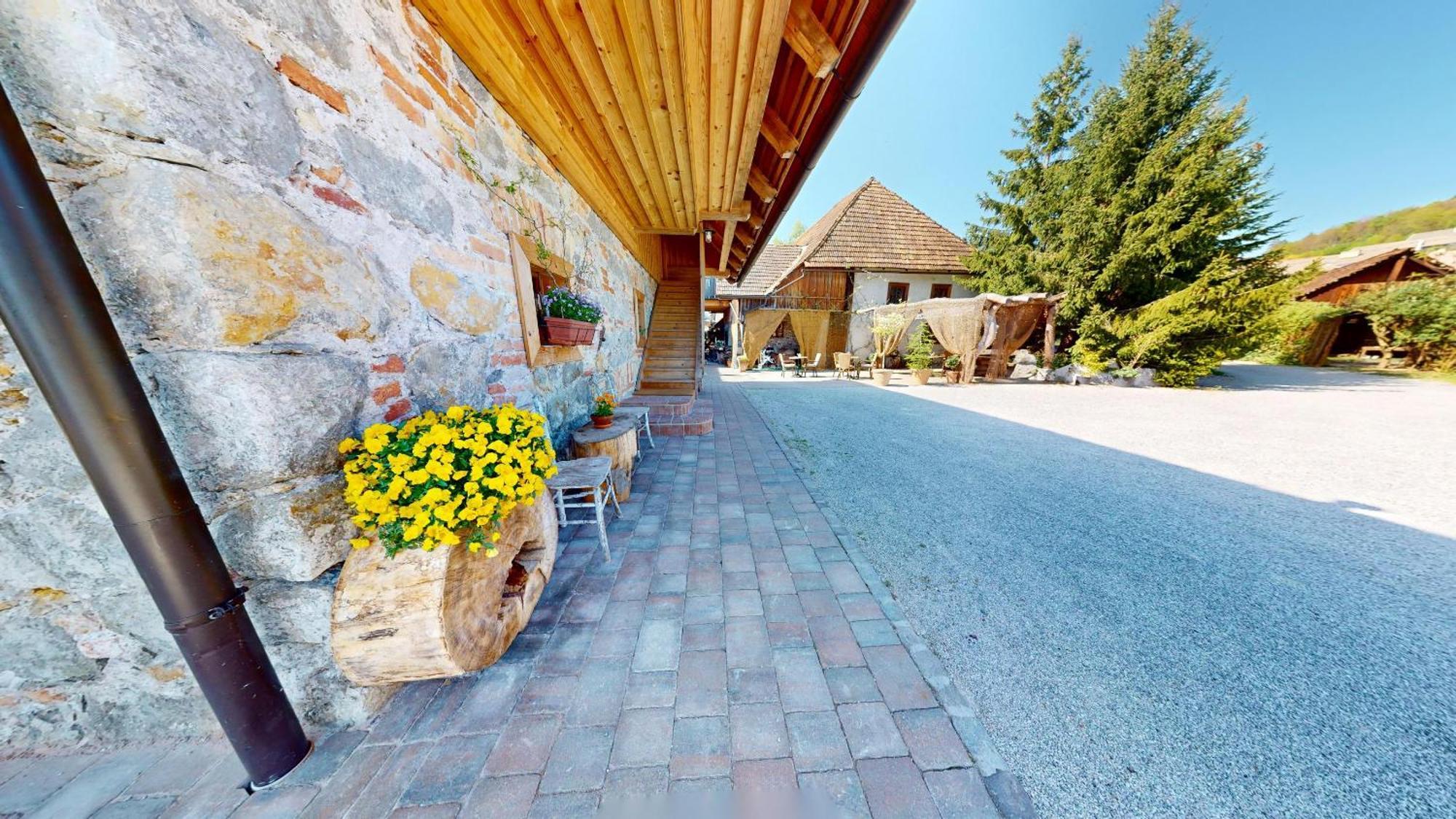Resort Hisa Ida - Apartments With Hot Tub And Sauna Ivancna Gorica Quarto foto