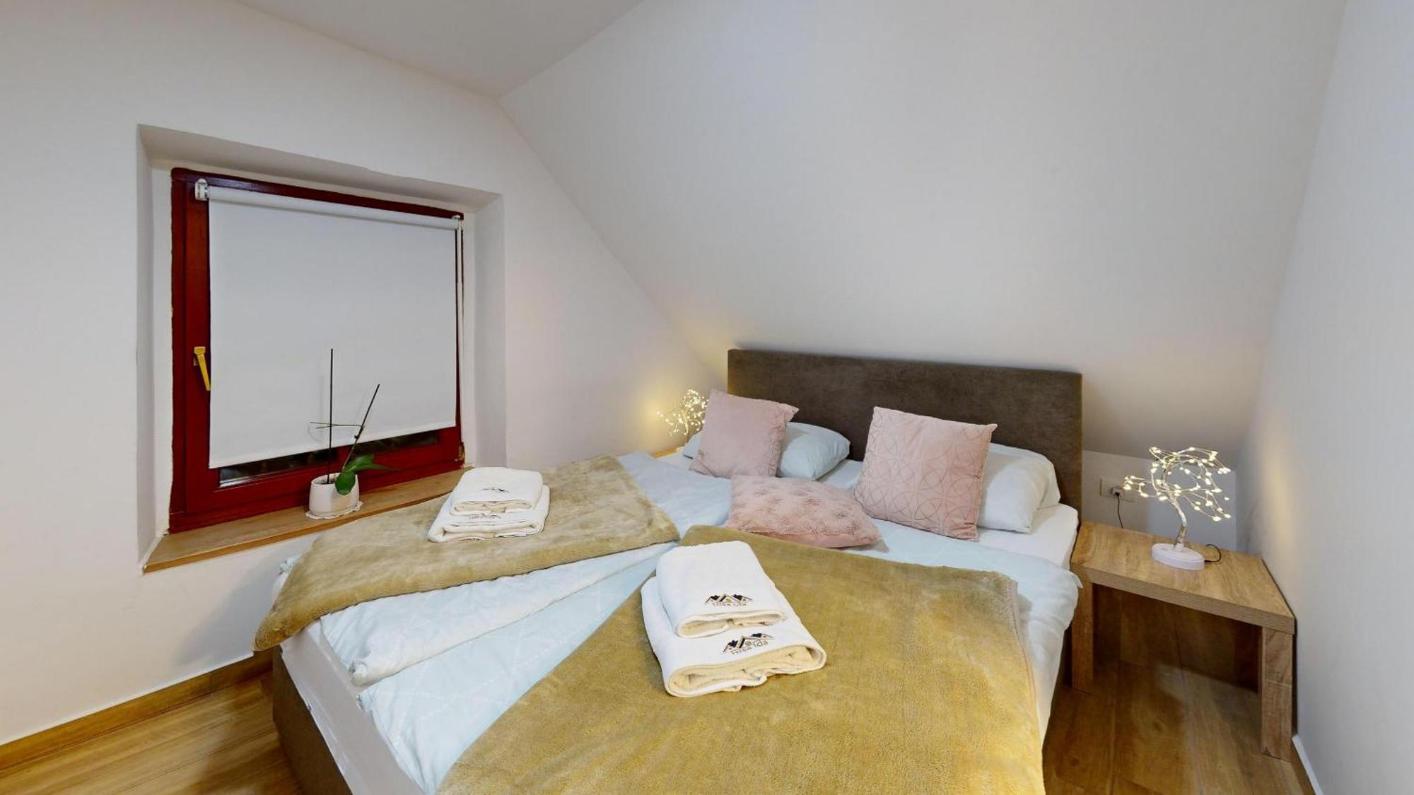 Resort Hisa Ida - Apartments With Hot Tub And Sauna Ivancna Gorica Quarto foto